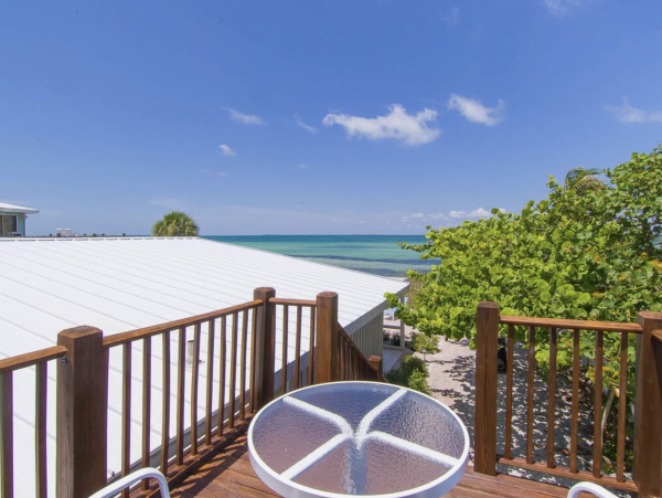 Bay Beachfront  Home Attached Apartment 4 Bedroom Rental