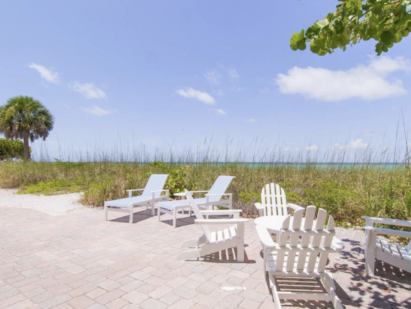 Bay Beachfront  Home Attached Apartment 4 Bedroom Rental