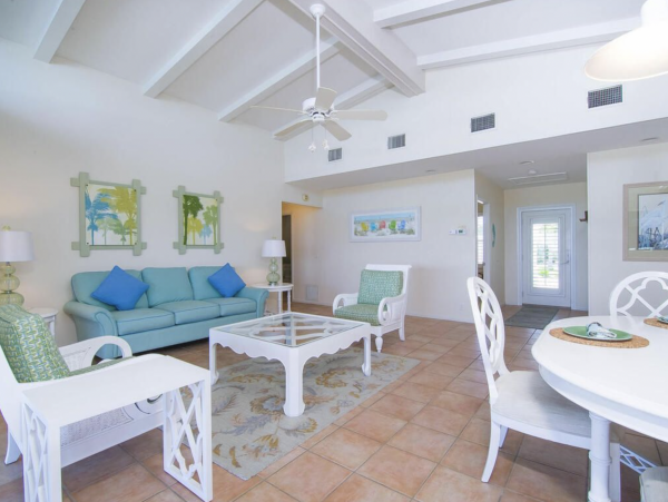 Bay Beachfront  Home Attached Apartment 4 Bedroom Rental