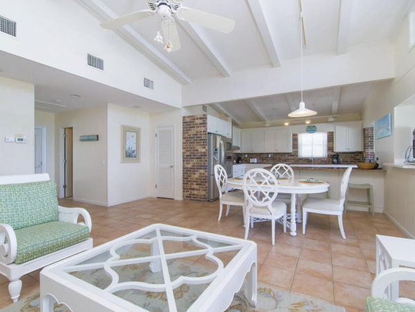 Bay Beachfront  Home Attached Apartment 4 Bedroom Rental