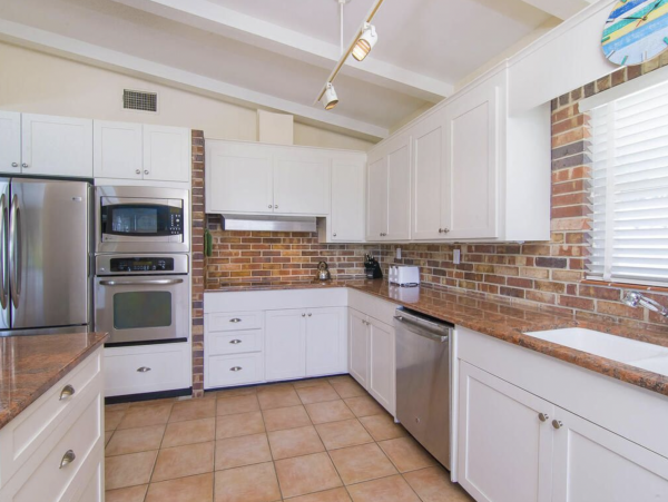 Bay Beachfront  Home Attached Apartment 4 Bedroom Rental