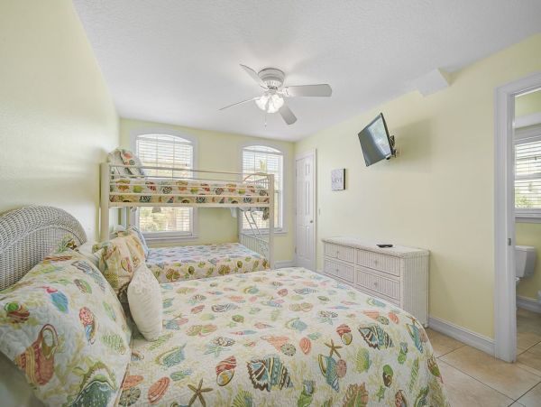 Five Bedroom Town House on Siesta Key with Private Pool