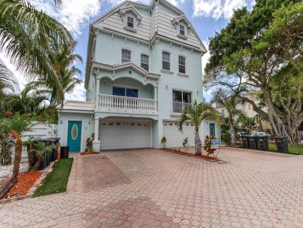 Five Bedroom Town House on Siesta Key with Private Pool