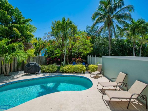 Luxury 4 Bedrooms Siesta Key Pool Townhome Close to Beach