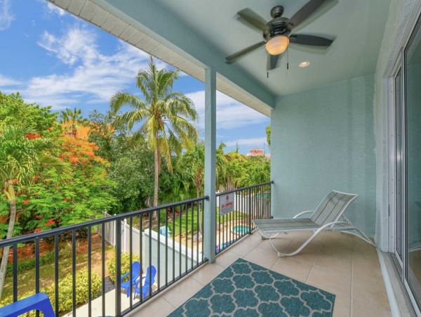 Luxury 4 Bedrooms Siesta Key Pool Townhome Close to Beach
