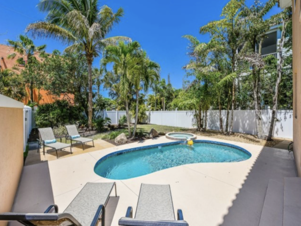 Siesta Key  Four Bedroom Townhome with Pool Sleeps 10