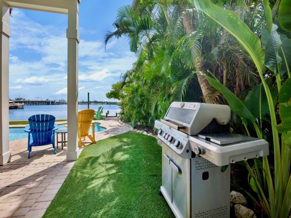 Anna Maria Bayfront Luxury Home Sleeps 15 with Pool & Spa