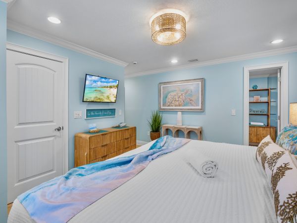 Anna Maria Bayfront Luxury Home Sleeps 15 with Pool & Spa