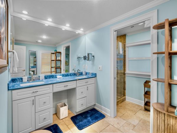 Anna Maria Bayfront Luxury Home Sleeps 15 with Pool & Spa