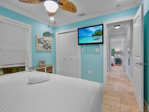 Anna Maria Bayfront Luxury Home Sleeps 15 with Pool & Spa