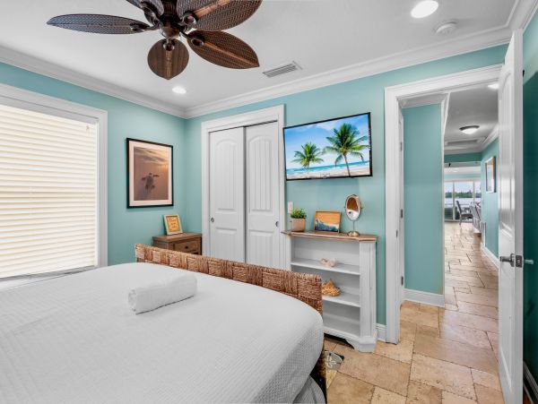 Anna Maria Bayfront Luxury Home Sleeps 15 with Pool & Spa