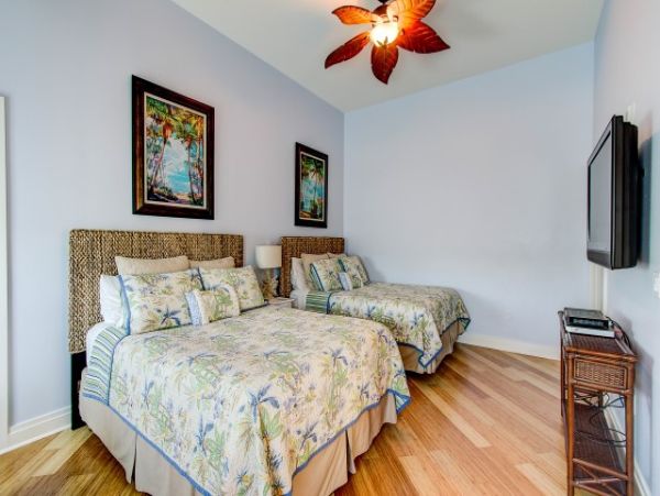 Penthouse Beachfront Elegance on Siesta Key