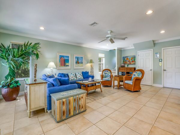 Holmes Beach 4 Bedroom Vacation Rental Pool