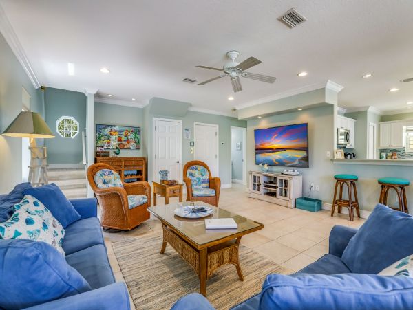 Holmes Beach 4 Bedroom Vacation Rental Pool