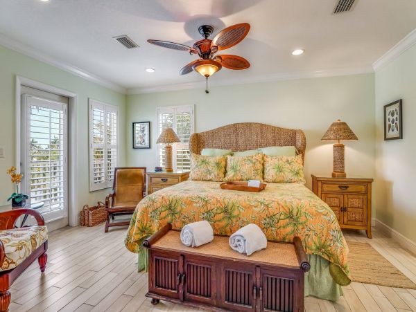Holmes Beach 4 Bedroom Vacation Rental Pool