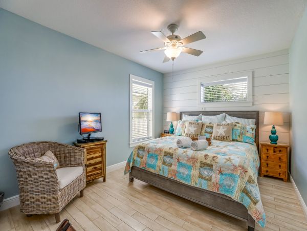 Holmes Beach 4 Bedroom Vacation Rental Pool