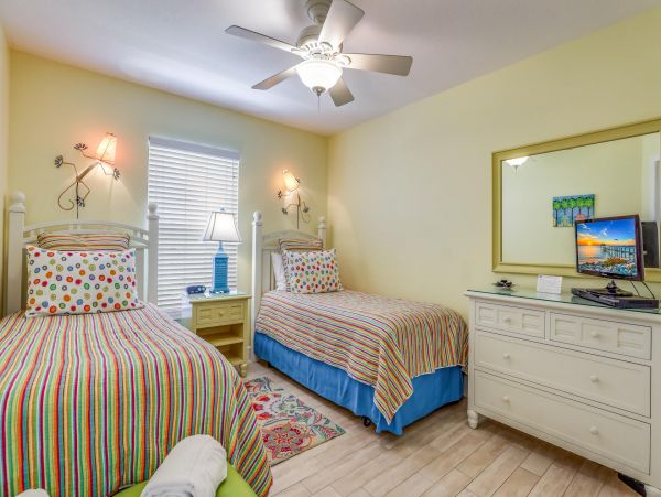 Holmes Beach 4 Bedroom Vacation Rental Pool