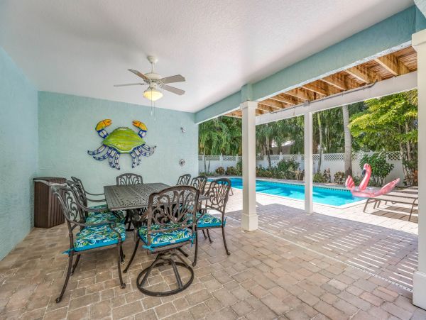 Holmes Beach 4 Bedroom Vacation Rental Pool
