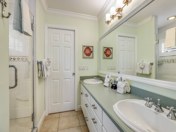 Holmes Beach 4 Bedroom Vacation Rental Pool
