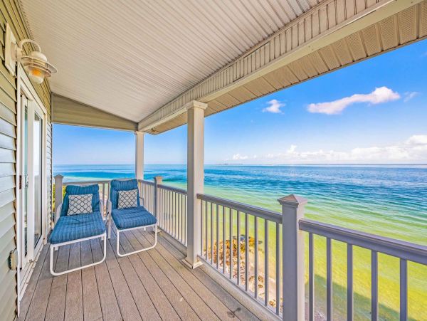 Luxury Three Bed Accommodation Bay Beachfront