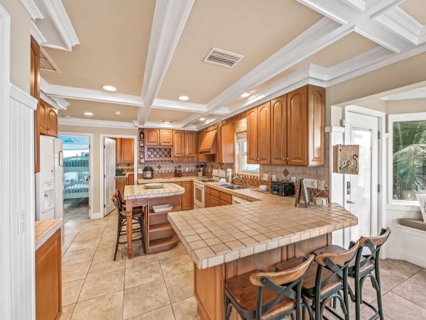 Luxury Three Bed Accommodation Bay Beachfront