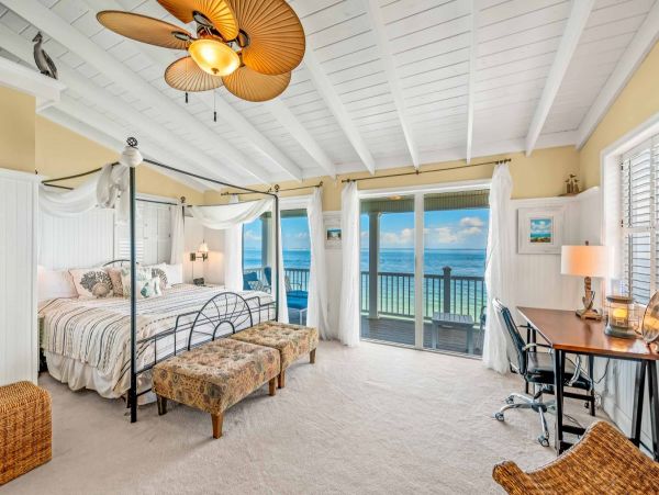 Luxury Three Bed Accommodation Bay Beachfront