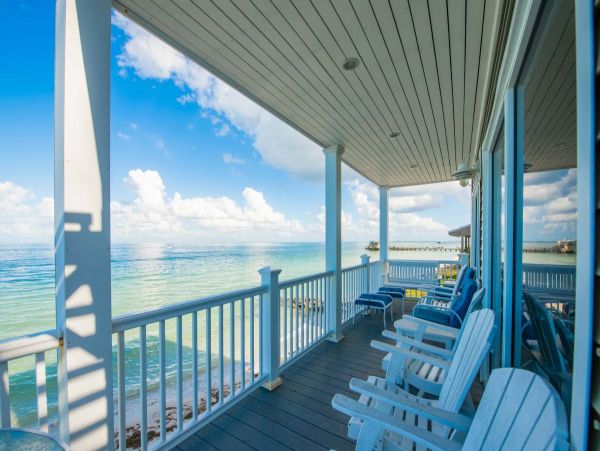 Luxury Three Bed Accommodation Bay Beachfront