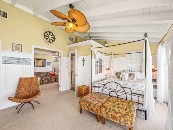 Luxury Three Bed Accommodation Bay Beachfront