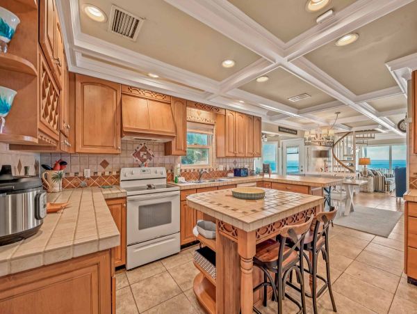 Luxury Three Bed Accommodation Bay Beachfront