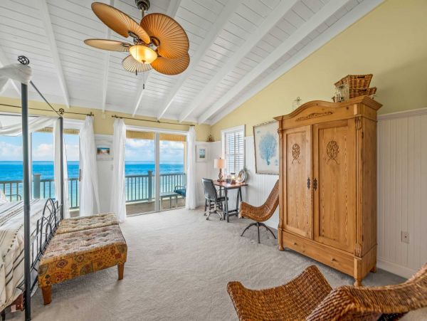 Luxury Three Bed Accommodation Bay Beachfront