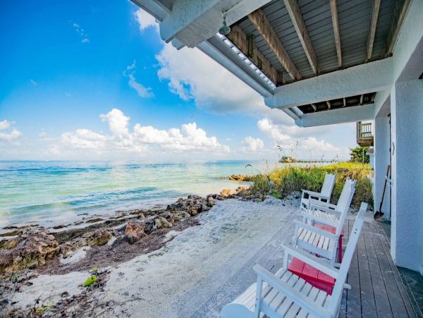 Luxury Three Bed Accommodation Bay Beachfront