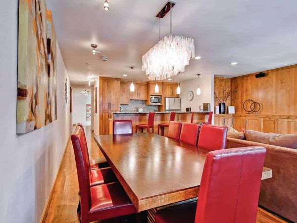 3 Bedroom Ski Accommodation in Lionshead.