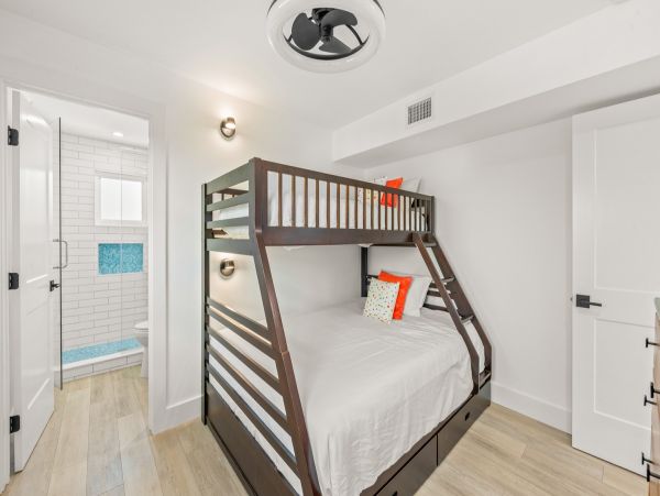 Anna Maria Gulf Front Three Bedroom Vacation Beach Cottage