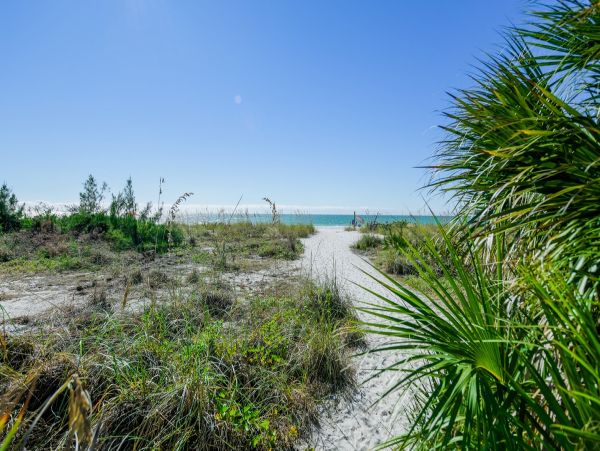 Anna Maria Gulf Front Three Bedroom Vacation Beach Cottage