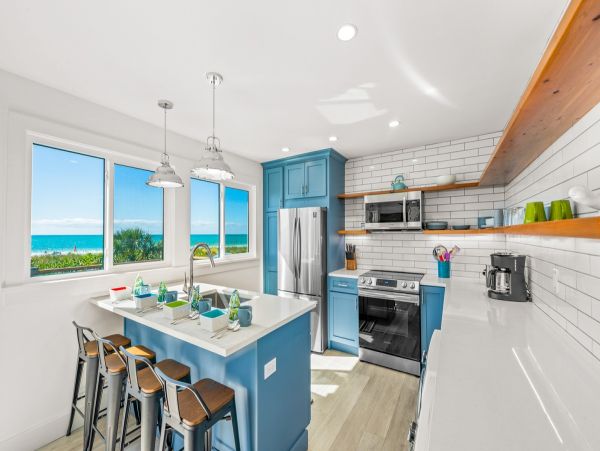 Anna Maria Gulf Front Three Bedroom Vacation Beach Cottage