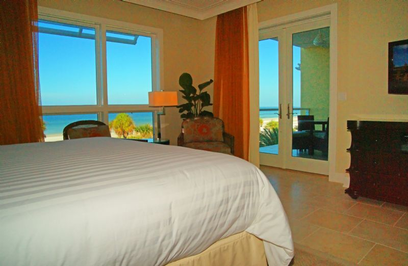 2 Bedroom Premier Luxury Condo Plus a Den on the Beach