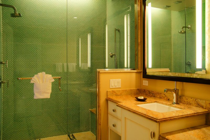 2 Bedroom Premier Luxury Condo Plus a Den on the Beach