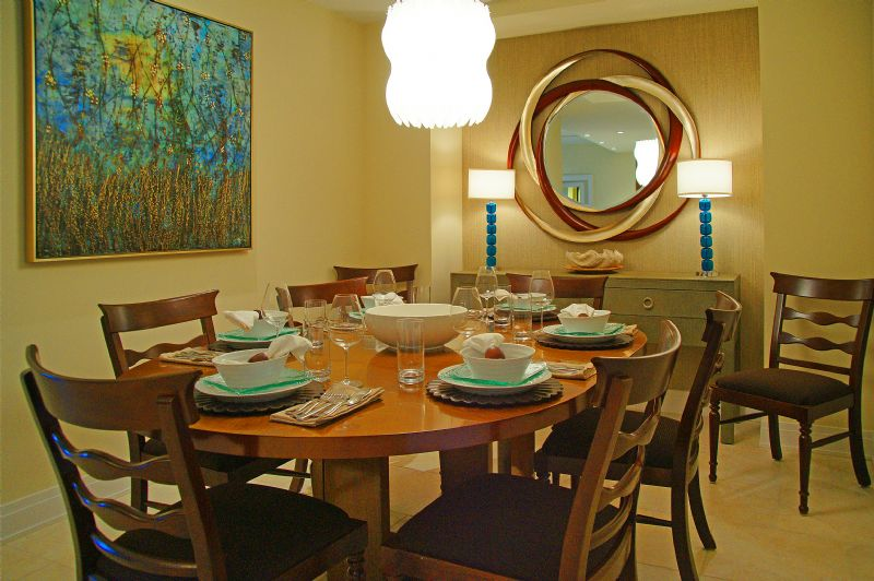2 Bedroom Premier Luxury Condo Plus a Den on the Beach