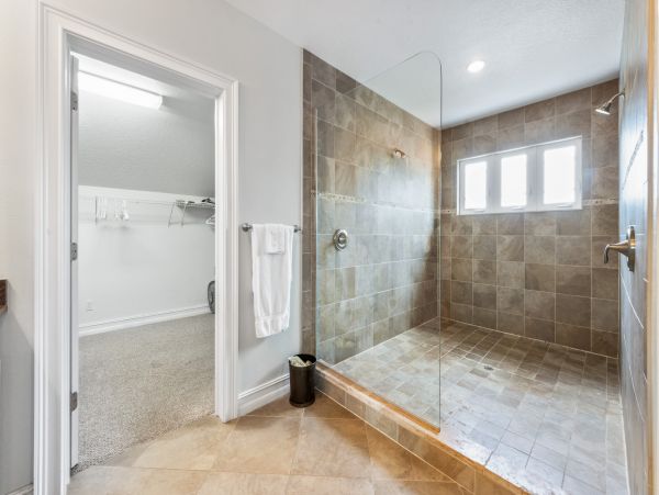 Anna Maria Spacious Vacation Pool Home with Four bedrooms