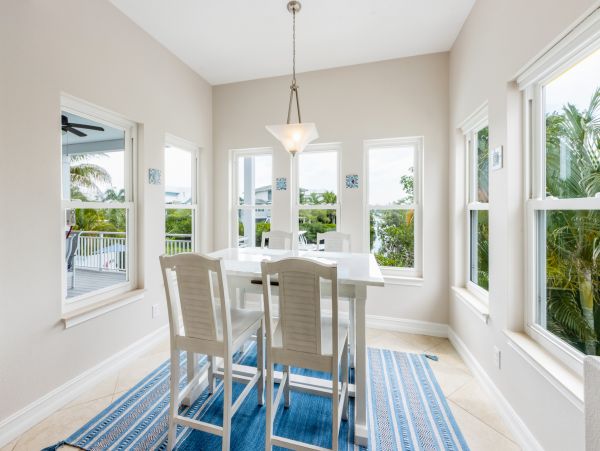 Anna Maria Spacious Vacation Pool Home with Four bedrooms