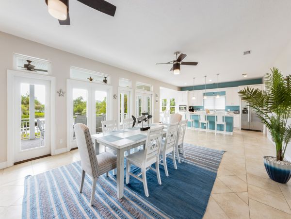 Anna Maria Spacious Vacation Pool Home with Four bedrooms