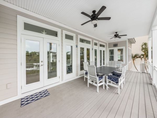Anna Maria Spacious Vacation Pool Home with Four bedrooms