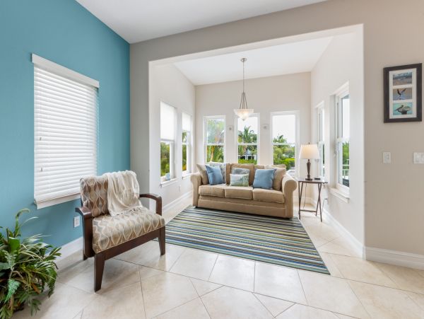 Anna Maria Spacious Vacation Pool Home with Four bedrooms