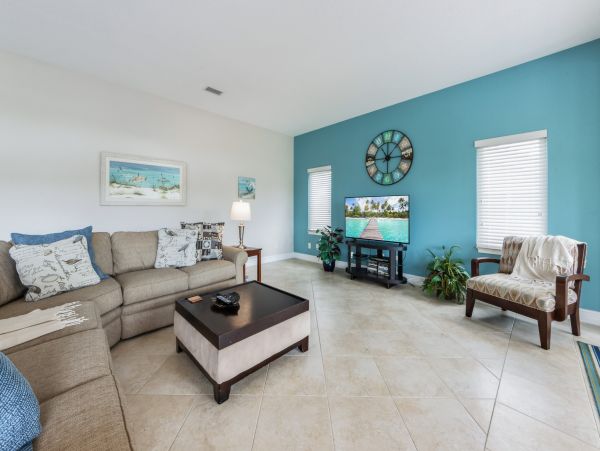 Anna Maria Spacious Vacation Pool Home with Four bedrooms