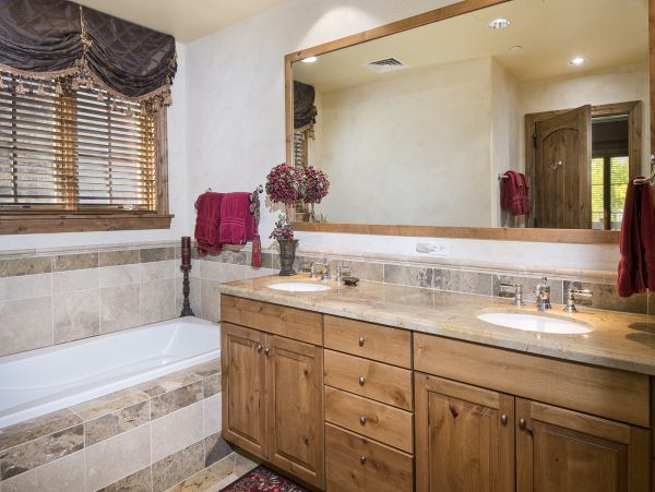 Beaver Creek Vacation Rental: Ski Access & Poolside Comfort