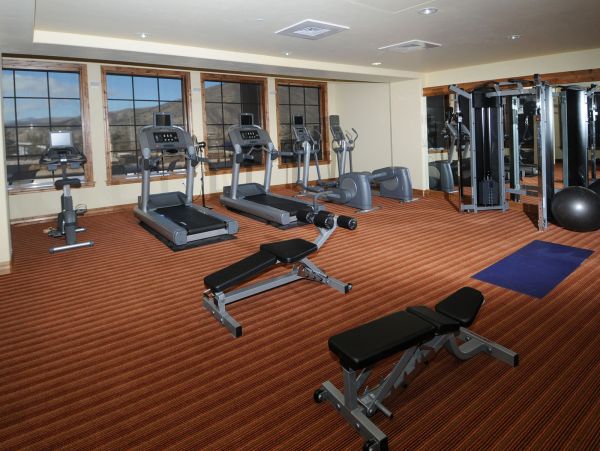 Beaver Creek Vacation Rental: Ski Access & Poolside Comfort