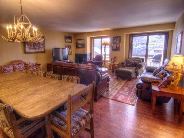 Avon Vacation Rental Condo 4 Bedrooms Sleeps 12 Walk to Lift