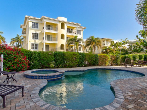 Luxury Two Bedroom Vacation Condo Across From Beach