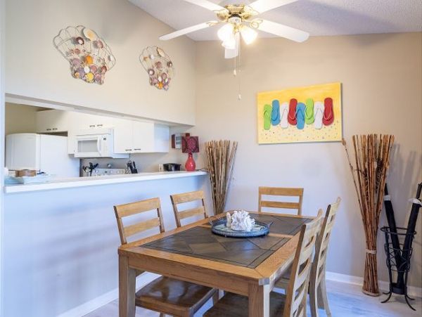 Holmes Beach 2 Bedroom Vacation Rental with Shared Pool