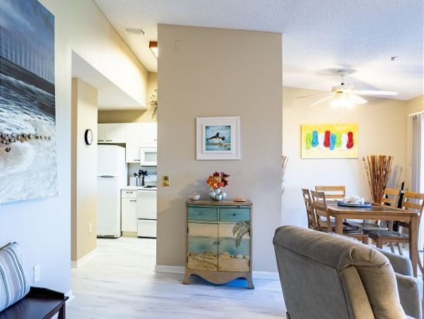 Holmes Beach 2 Bedroom Vacation Rental with Shared Pool
